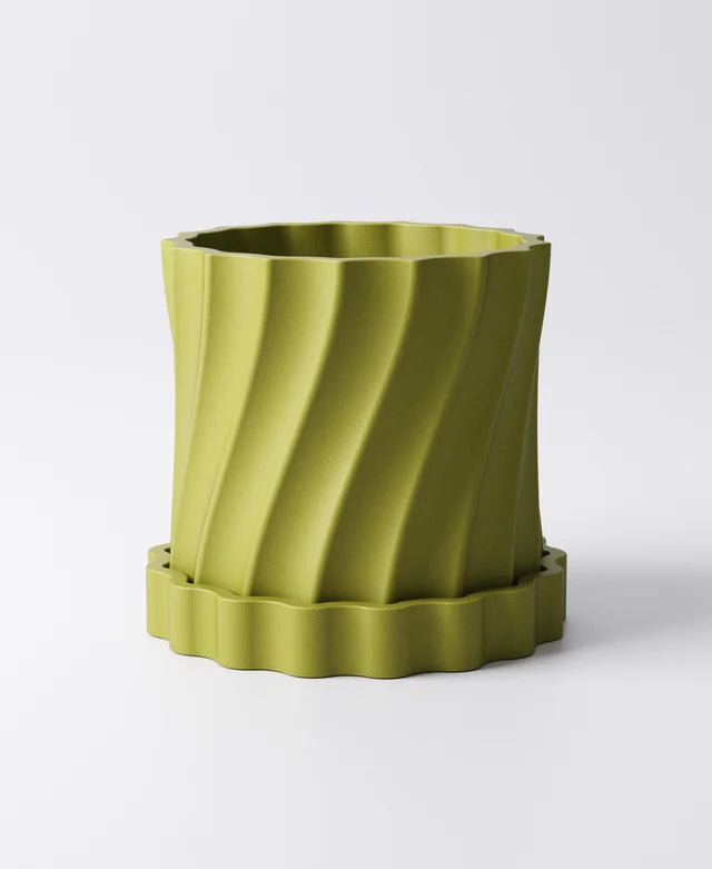 Twist Planter with Drip Tray